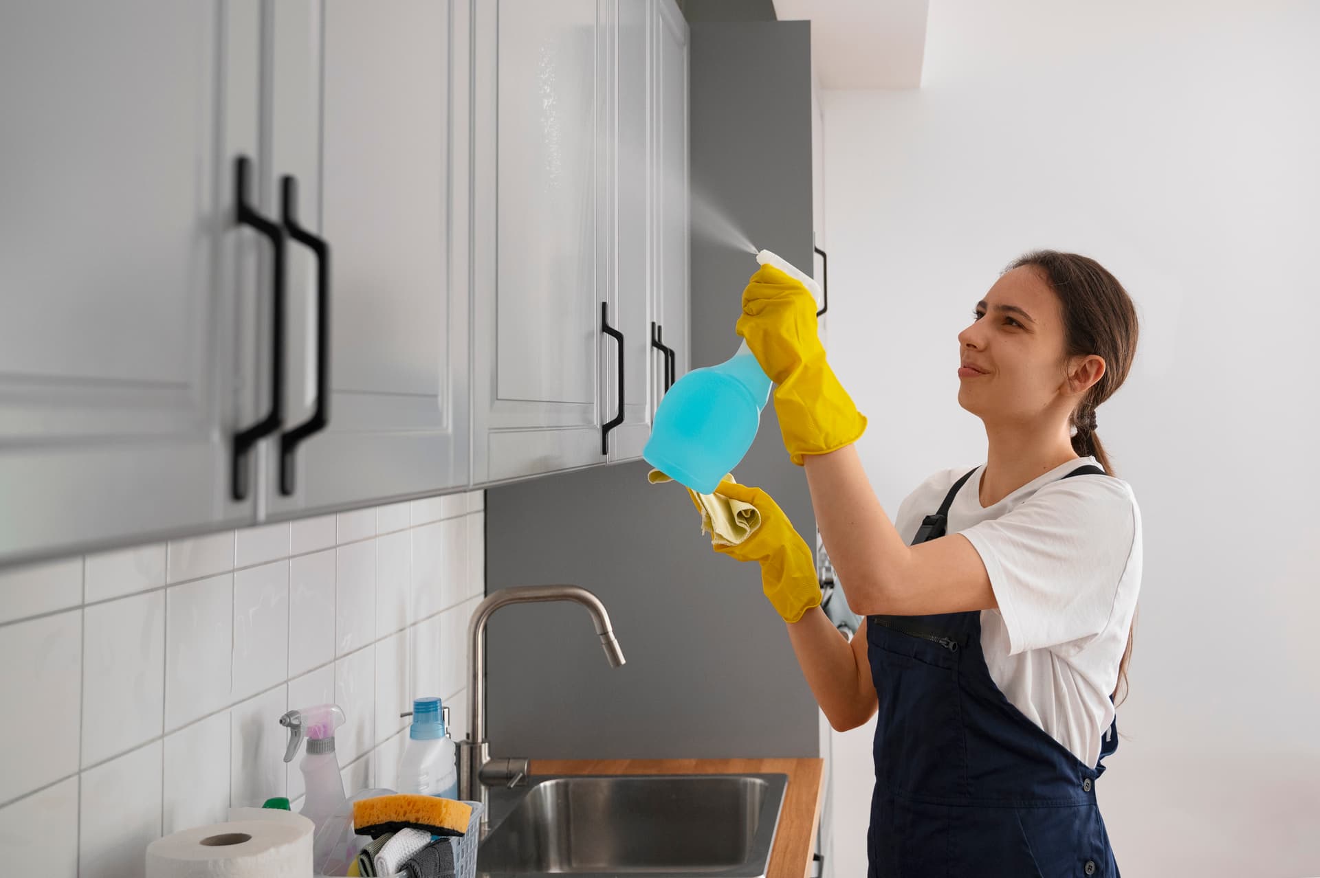 Domestic Cleaning cleaning service in London - image 2